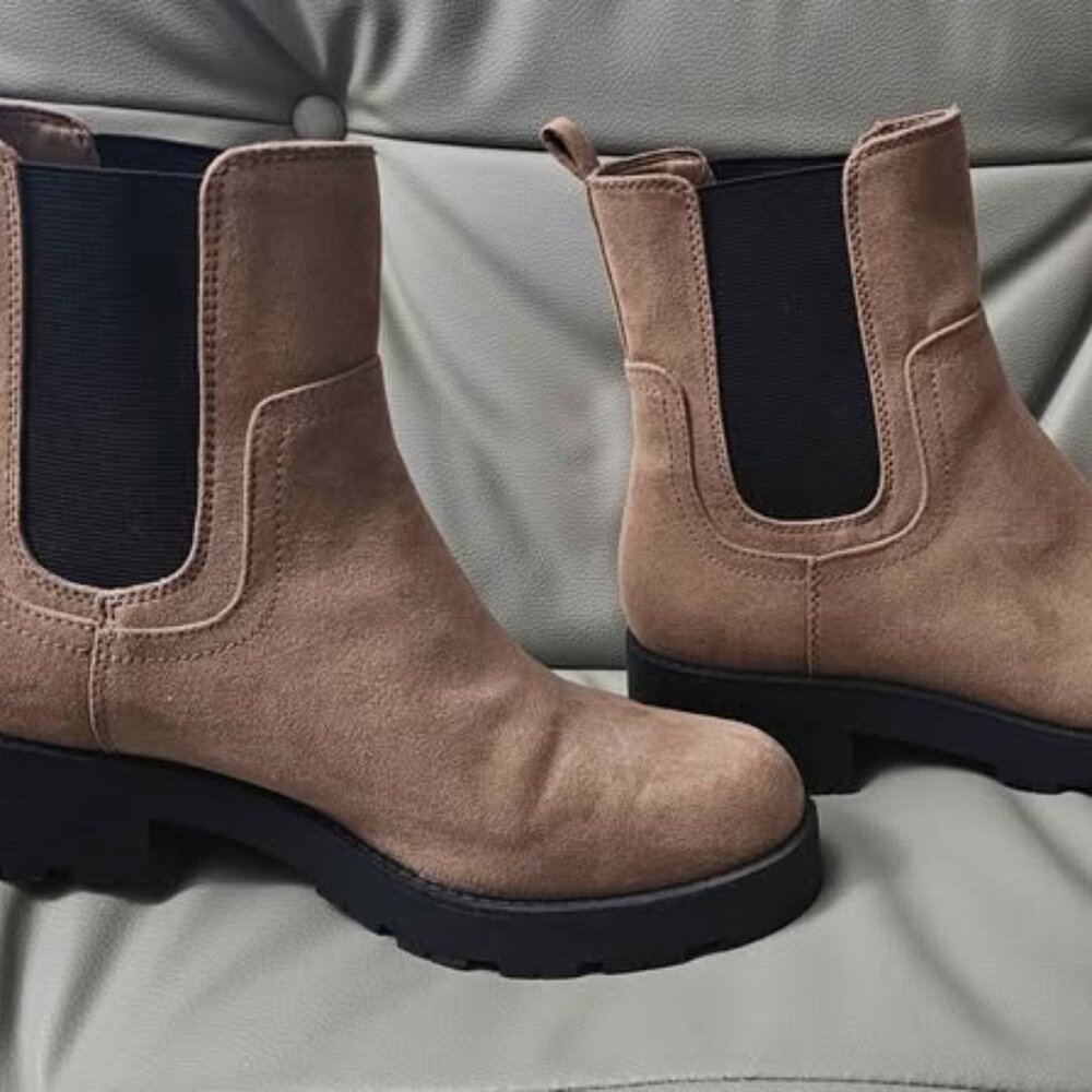 Old Navy Chelsea Boot - Taupe